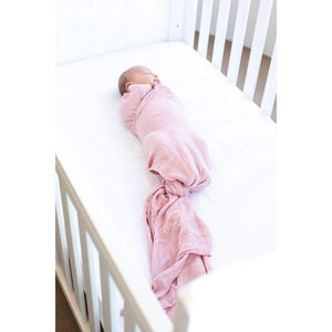 
                
                    Load image into Gallery viewer, Baby Bamboo Swaddle Blanket - Perfectly Pink - Baby Luno
                
            
